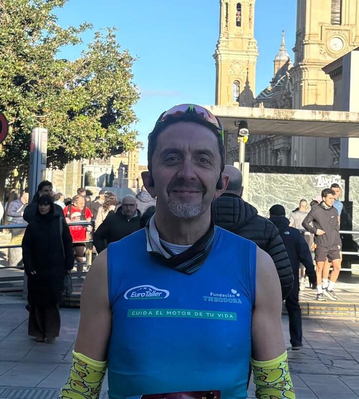 Eduardo del Molino, gerente de EuroTaller Automoción Miraflores, corre la Media Maratón de Zaragoza y suma 21K solidarios