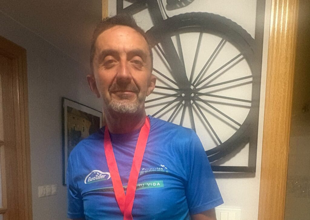 Más de 1.200 metros de desnivel y una nueva meta solidaria para Eduardo del Molino en el Trail Valle de Tena