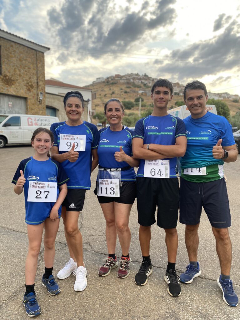 Emilio, Javier, Marimar, Rocío y Teresa llevan Kilómetros por Sonrisas hasta la fortaleza de Magacela