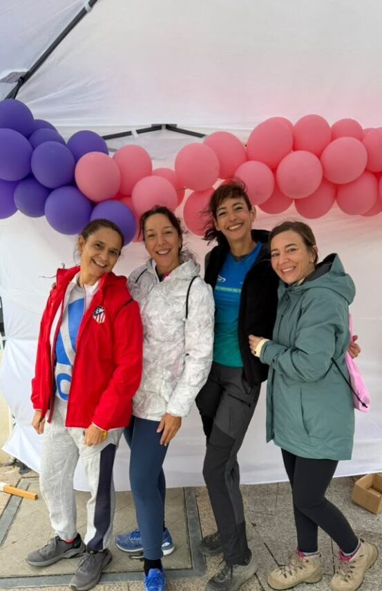 Dos motivos bajo la lluvia: Beatriz Sebastián lleva Kilómetros por Sonrisas a Serranillos del Valle