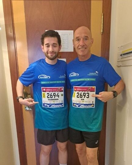 De A Coruña a Bilbao y de padre a hijo: así fueron los 42 kilómetros que también unen generaciones por sonrisas