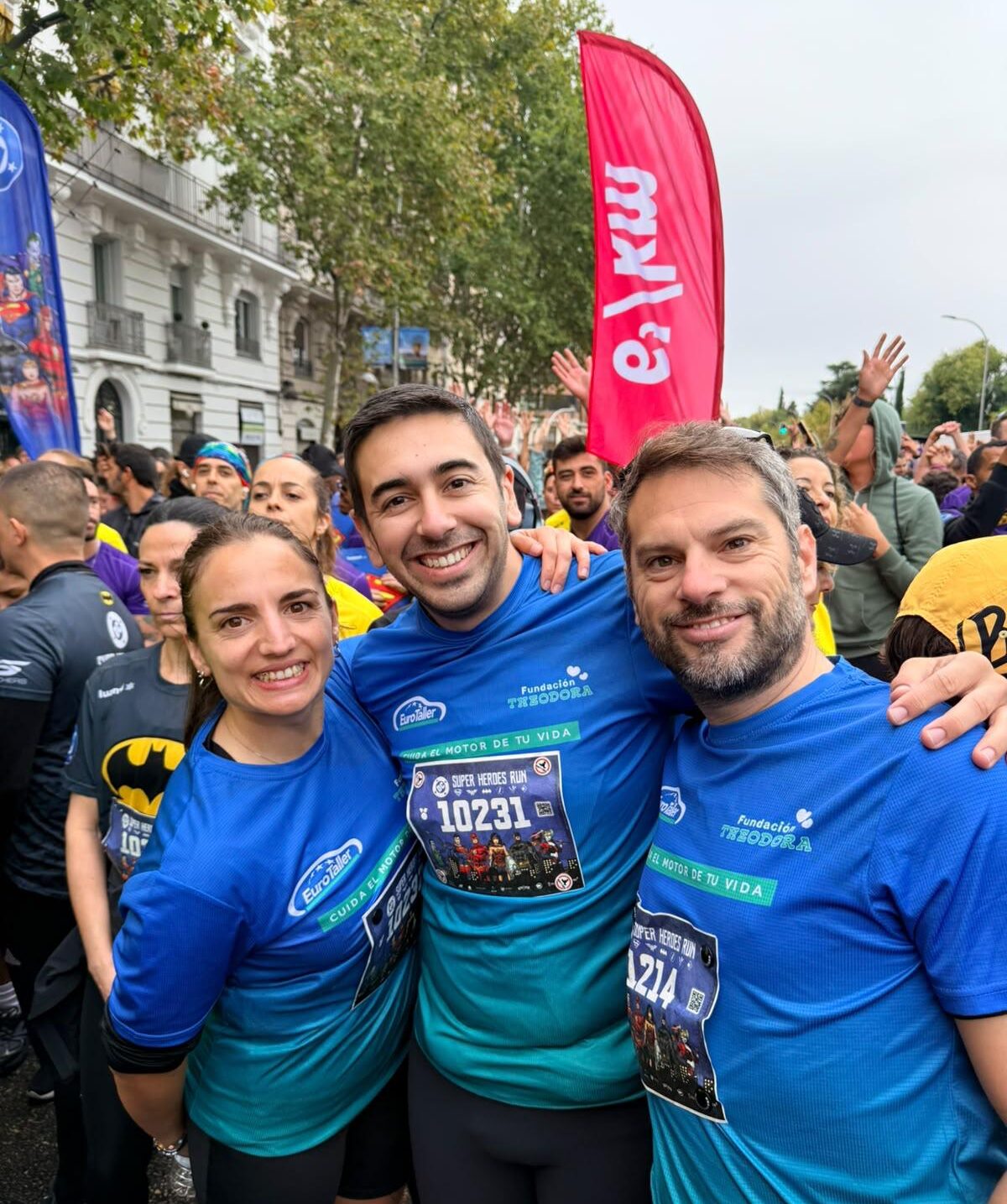Una carrera de superhéroes, tres corredores y una dedicatoria especial para Kilómetros por Sonrisas
